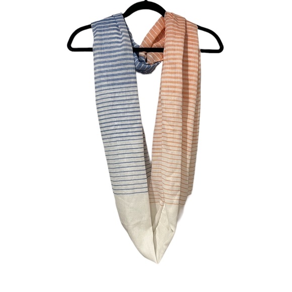 Circle Scarf - Picture 1 of 3